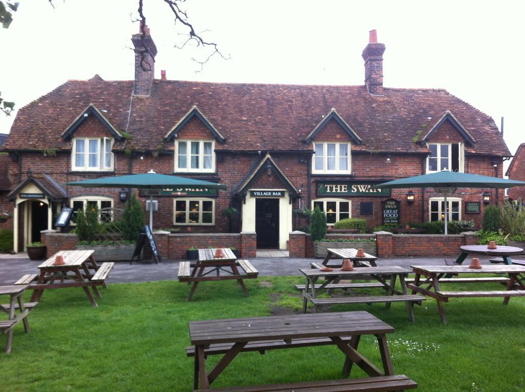 Swan, Thatcham By Marston'S Inns Dış mekan fotoğraf